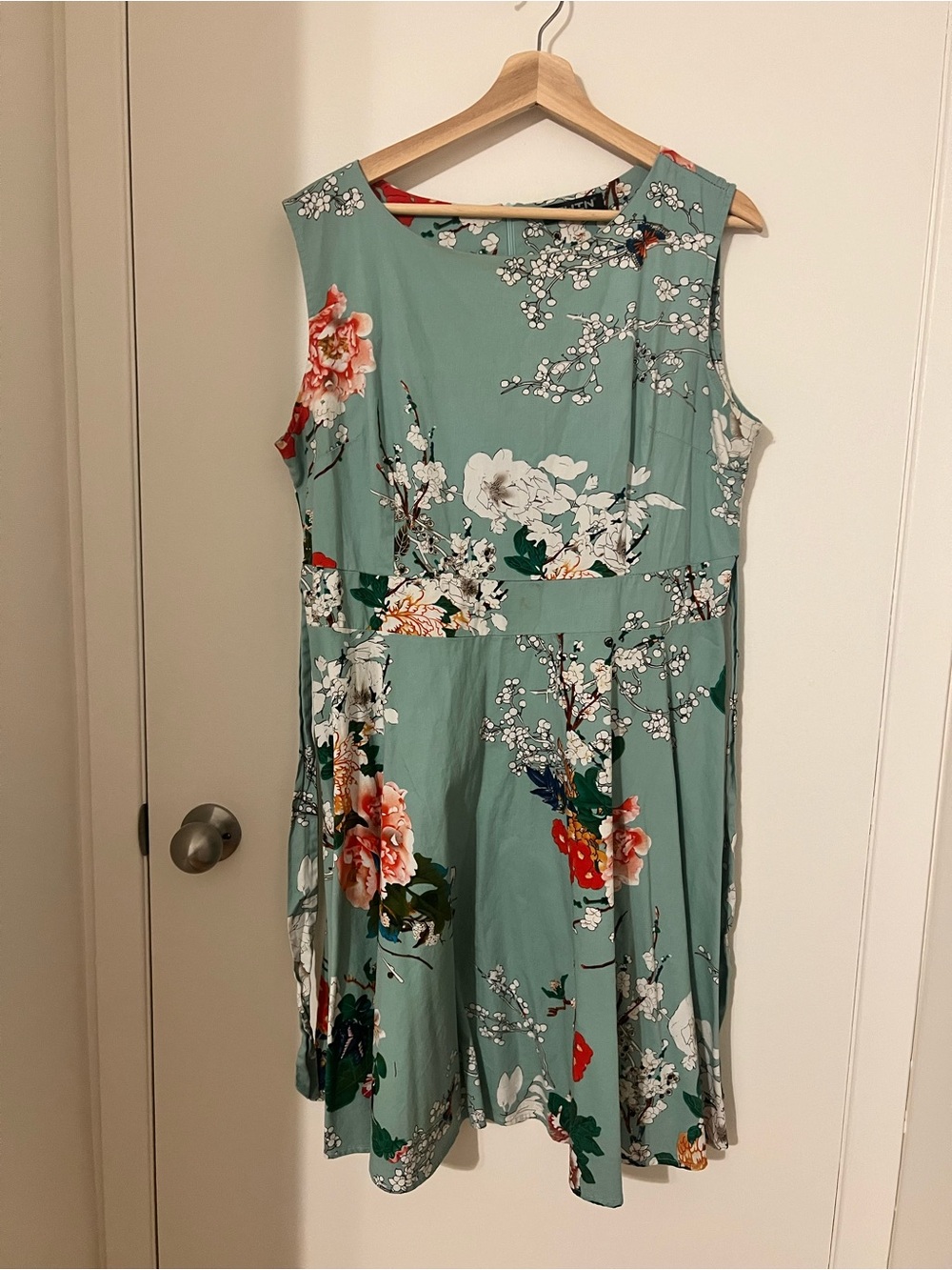 Sleeveless Floral Midi Dress in Sage Green